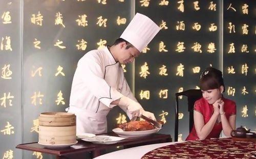 爆料大理吃饭宰客视频播放,游客就餐遭遇惊人消费陷阱